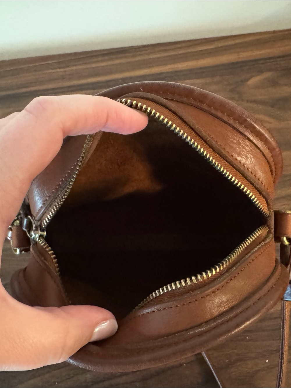 Vintage Coach Abbie British Tan Leather Crossbody Bag - style 9017 - Picture 8 of 11